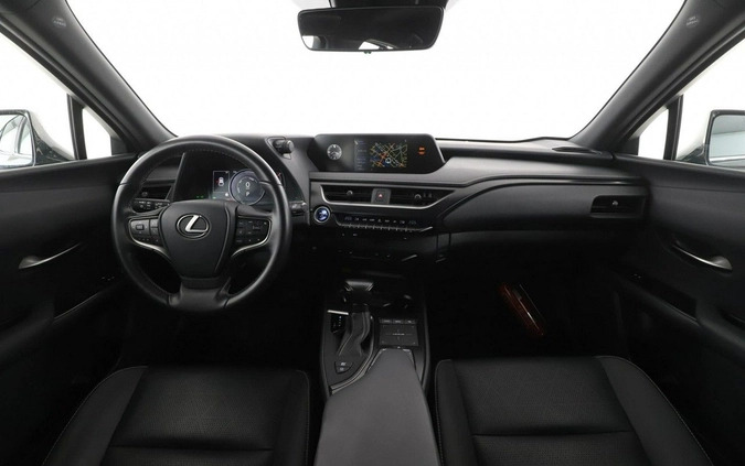 Lexus UX cena 137900 przebieg: 57044, rok produkcji 2022 z Pyskowice małe 436